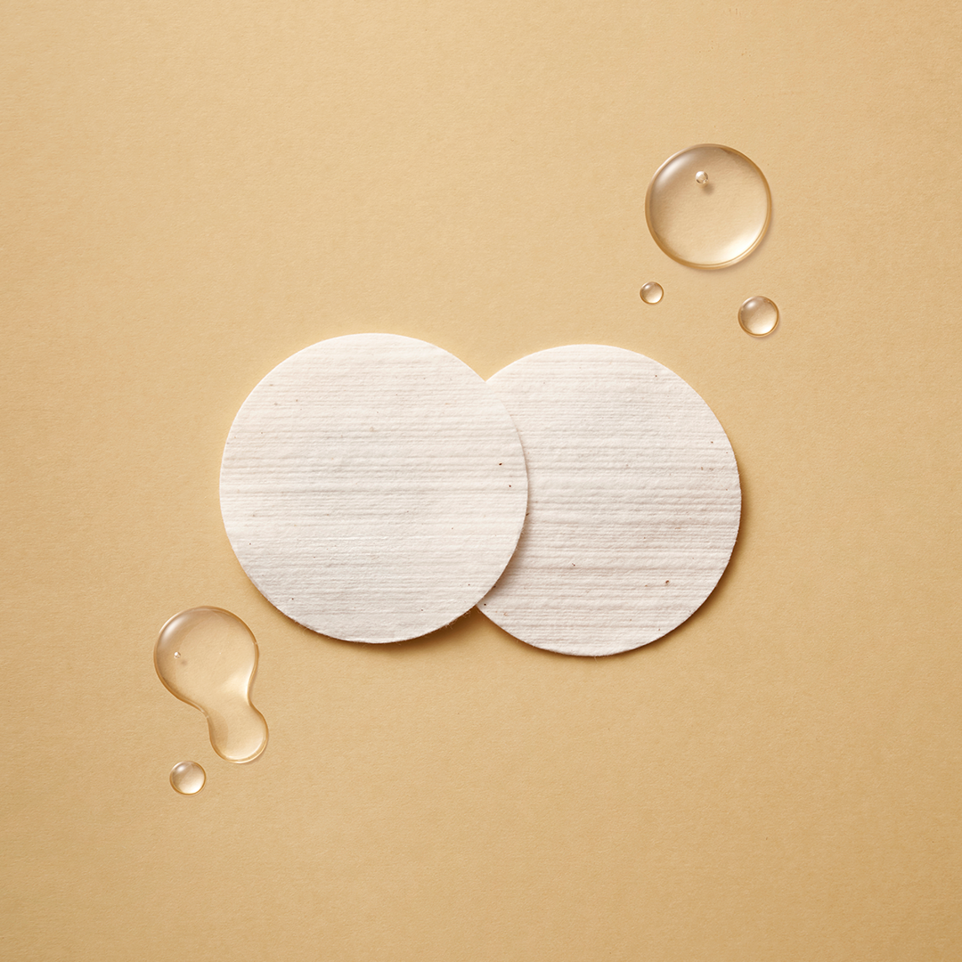  A highly-concentrated ampoule pad that contains Inca peanut seed oil and celtosome (known as a plant-based natural retinol) for vital and elastic skin, total solution ampoule pad, arocellus